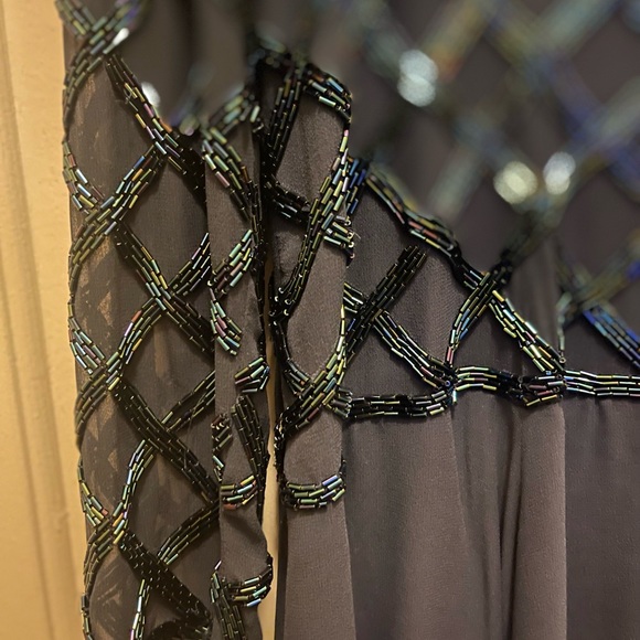 Women’s Dress - Picture 1 of 6